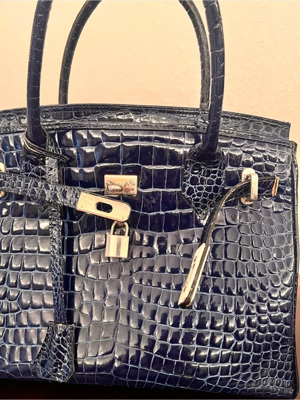 Elegant Croc-Embossed Satchel Handbag in Dark Navy